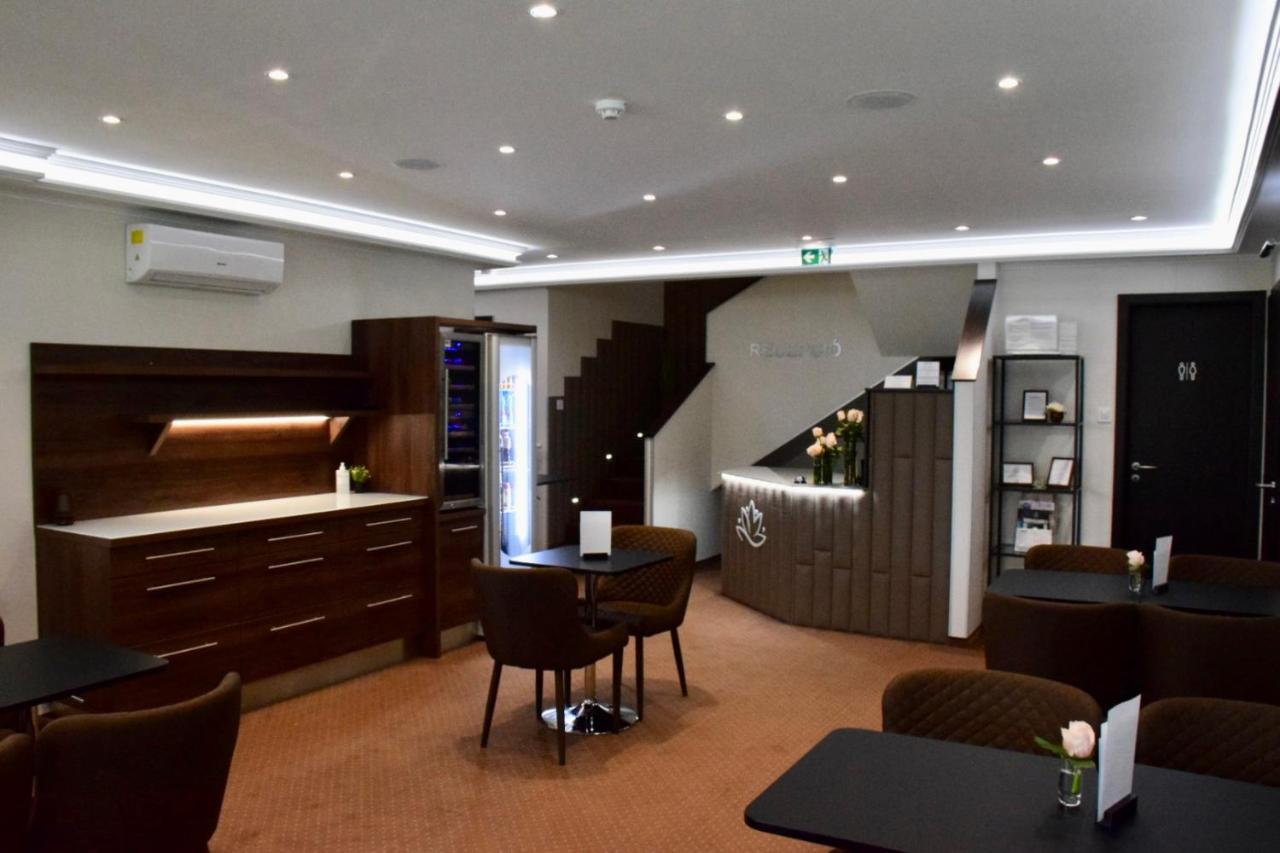 Hotel Lotus Halasztelek Ngoại thất bức ảnh