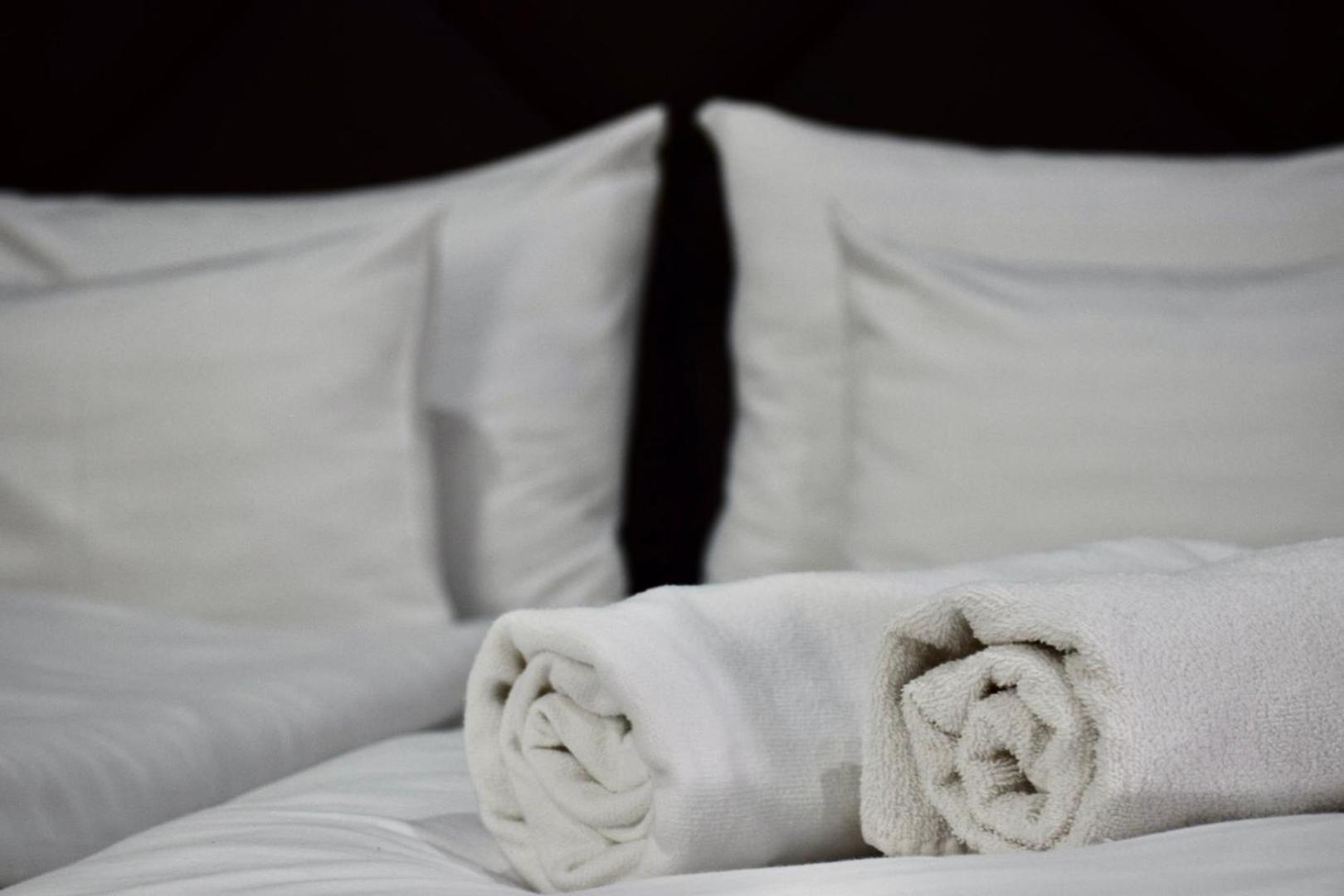 Hotel Lotus Halasztelek Ngoại thất bức ảnh